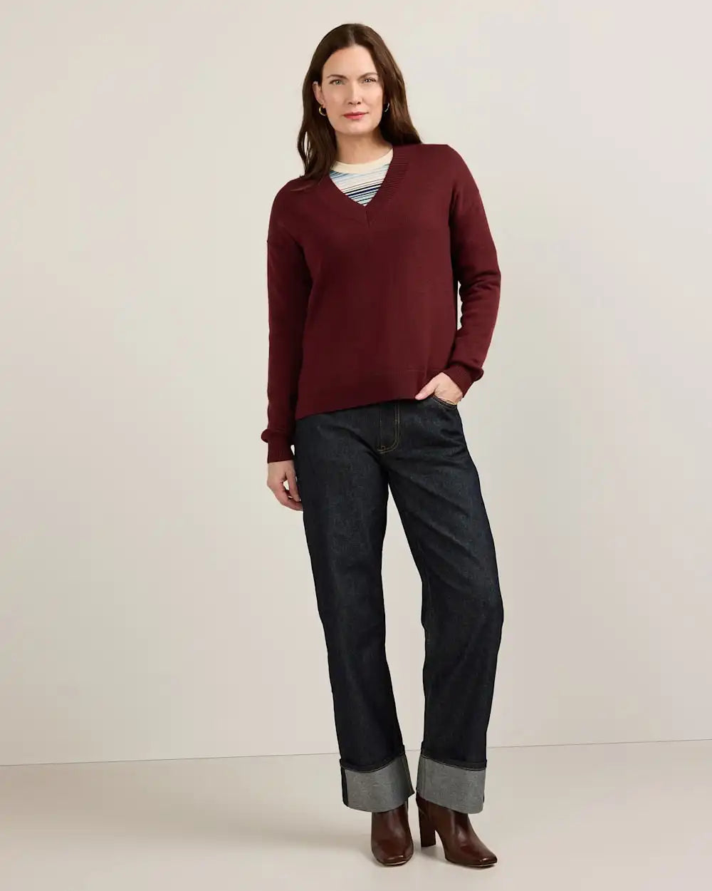 WOMEN'S MERINO V-NECK SWEATER