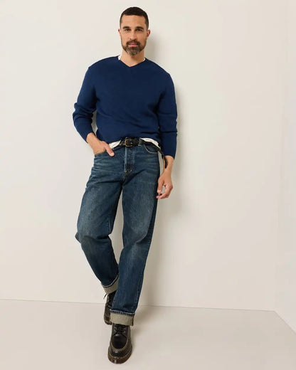 MEN'S MERINO V-NECK SWEATER