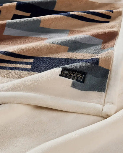 PLUSH REVERSIBLE THROW