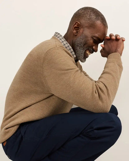 MEN'S MERINO V-NECK SWEATER