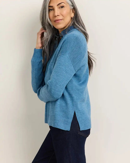 WOMEN'S MERINO V-NECK SWEATER