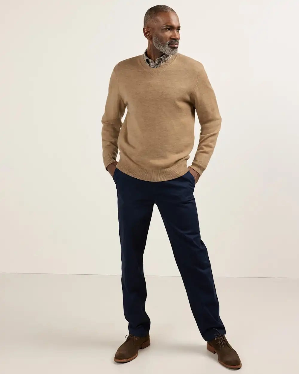 MEN'S MERINO V-NECK SWEATER