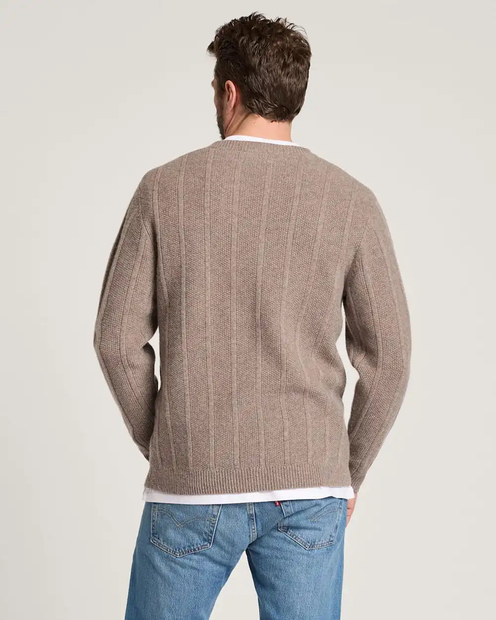 MEN'S MIXED STITCH MERINO V-NECK SWEATER