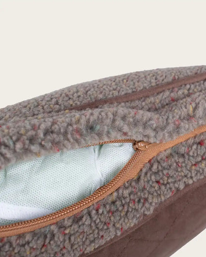 YAKIMA CAMP PET BED - NAPPER