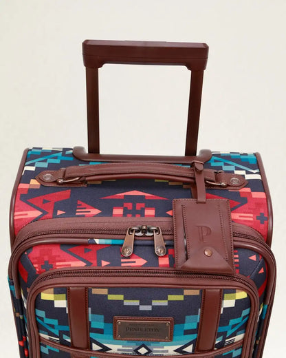 CARICO LAKE 20" SOFTSIDE SPINNER LUGGAGE