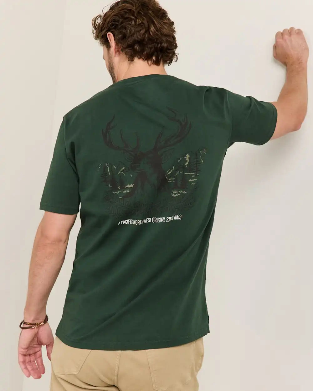 MEN'S SHORT-SLEEVE DESCHUTES STAG GRAPHIC TEE