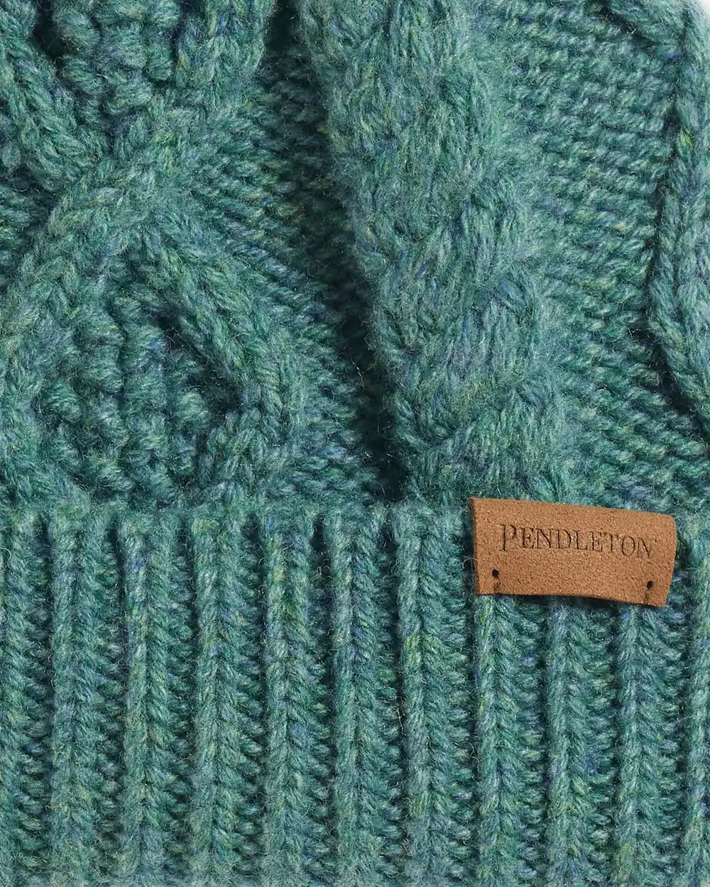 CABLE KNIT POM BEANIE