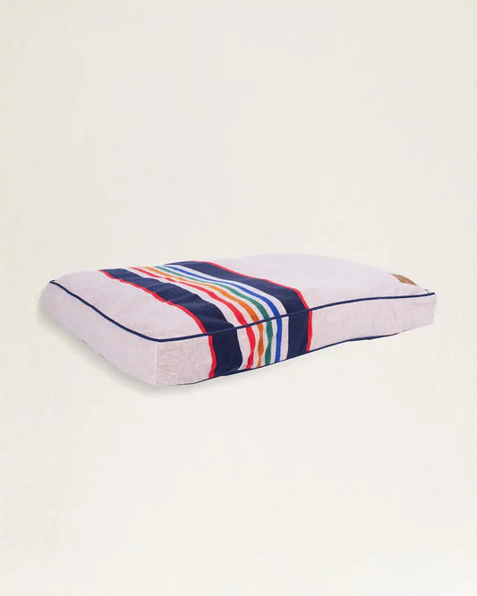 YELLOWSTONE NATIONAL PARK PET BED - NAPPER