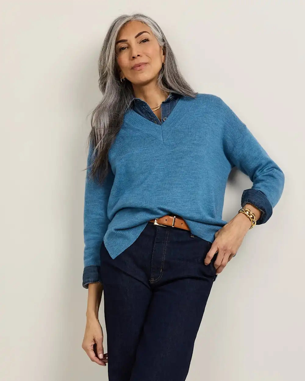 WOMEN'S MERINO V-NECK SWEATER