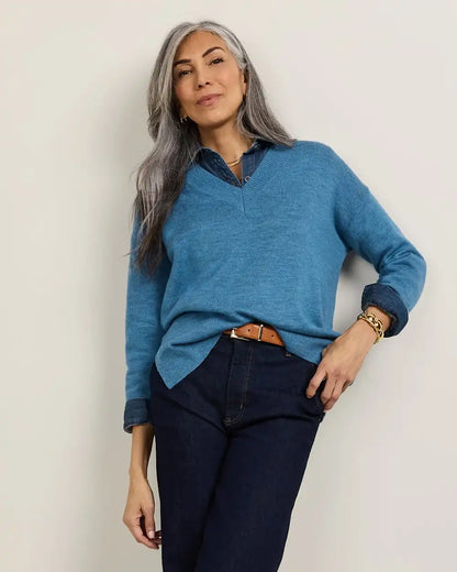 WOMEN'S MERINO V-NECK SWEATER