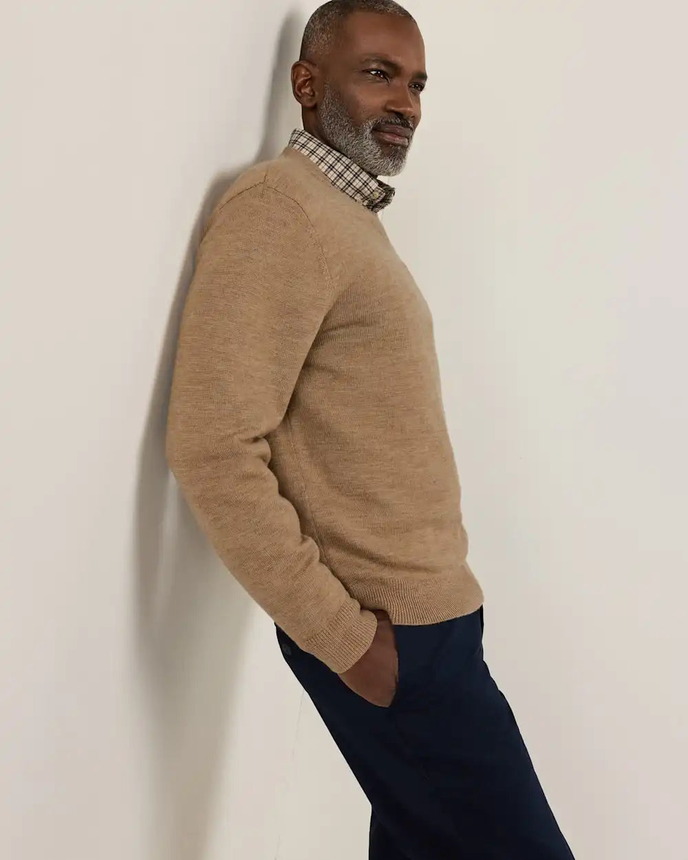 MEN'S MERINO V-NECK SWEATER