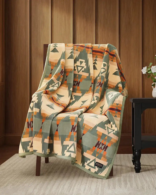 PLUSH REVERSIBLE THROW