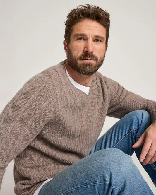 MEN'S MIXED STITCH MERINO V-NECK SWEATER