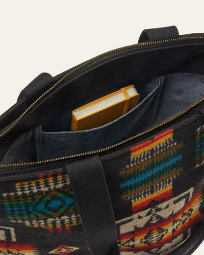 TRADITIONS CITY ZIP TOTE