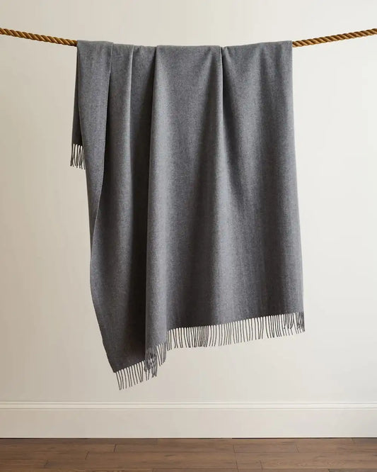 SOLID 5TH AVENUE MERINO THROW