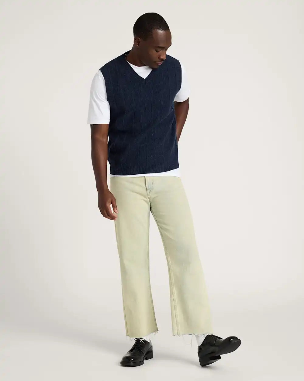 MEN'S MIXED STITCH MERINO SWEATER VEST