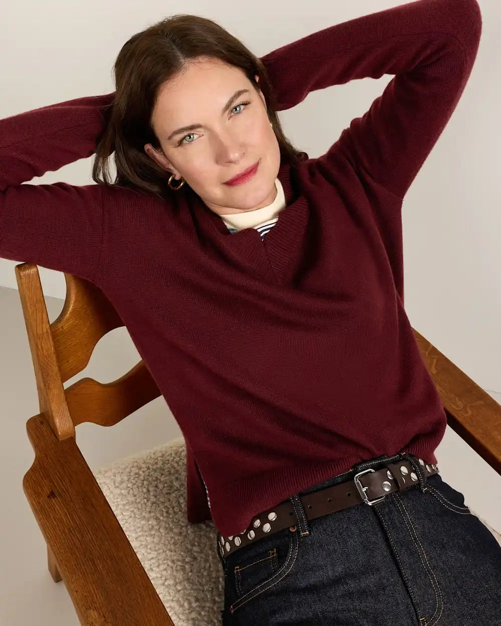 WOMEN'S MERINO V-NECK SWEATER