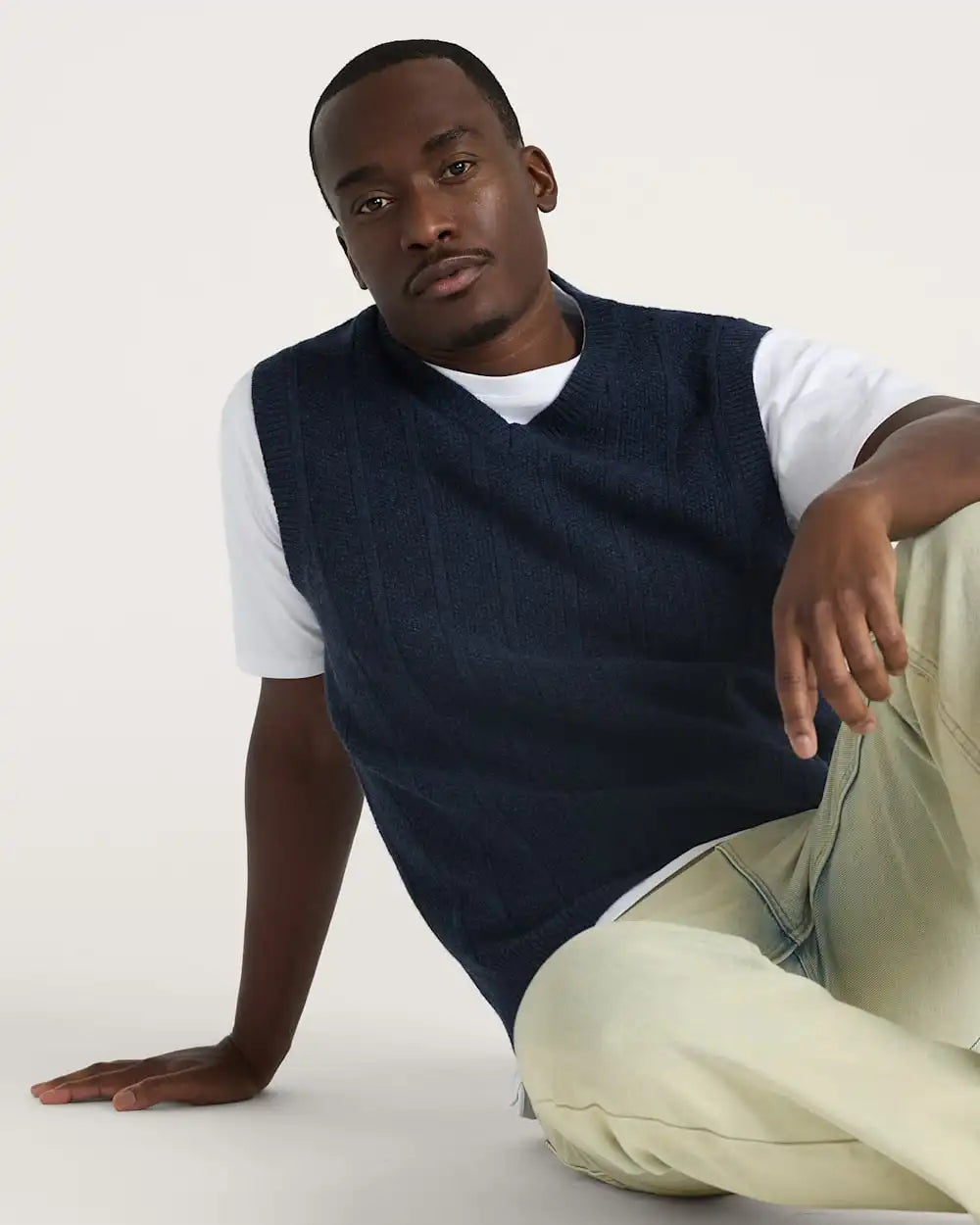 MEN'S MIXED STITCH MERINO SWEATER VEST