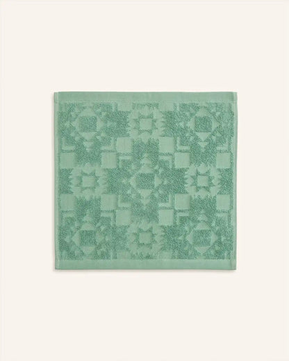 SCULPTED TOWEL COLLECTION