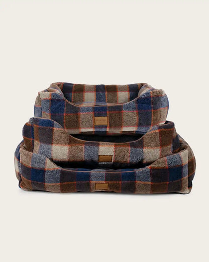 MOUNTAIN PLAID PET BED - KUDDLER