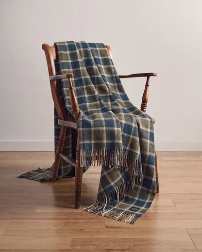 ECO-WISE WOOL FRINGED THROW