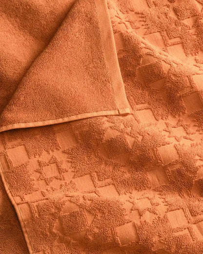 SCULPTED TOWEL COLLECTION