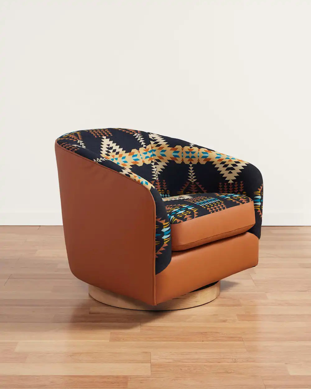 RANCHO ARROYO BARREL CHAIR