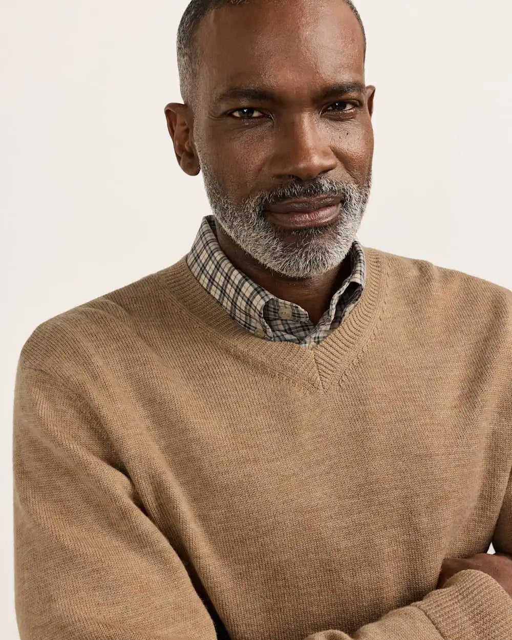 MEN'S MERINO V-NECK SWEATER