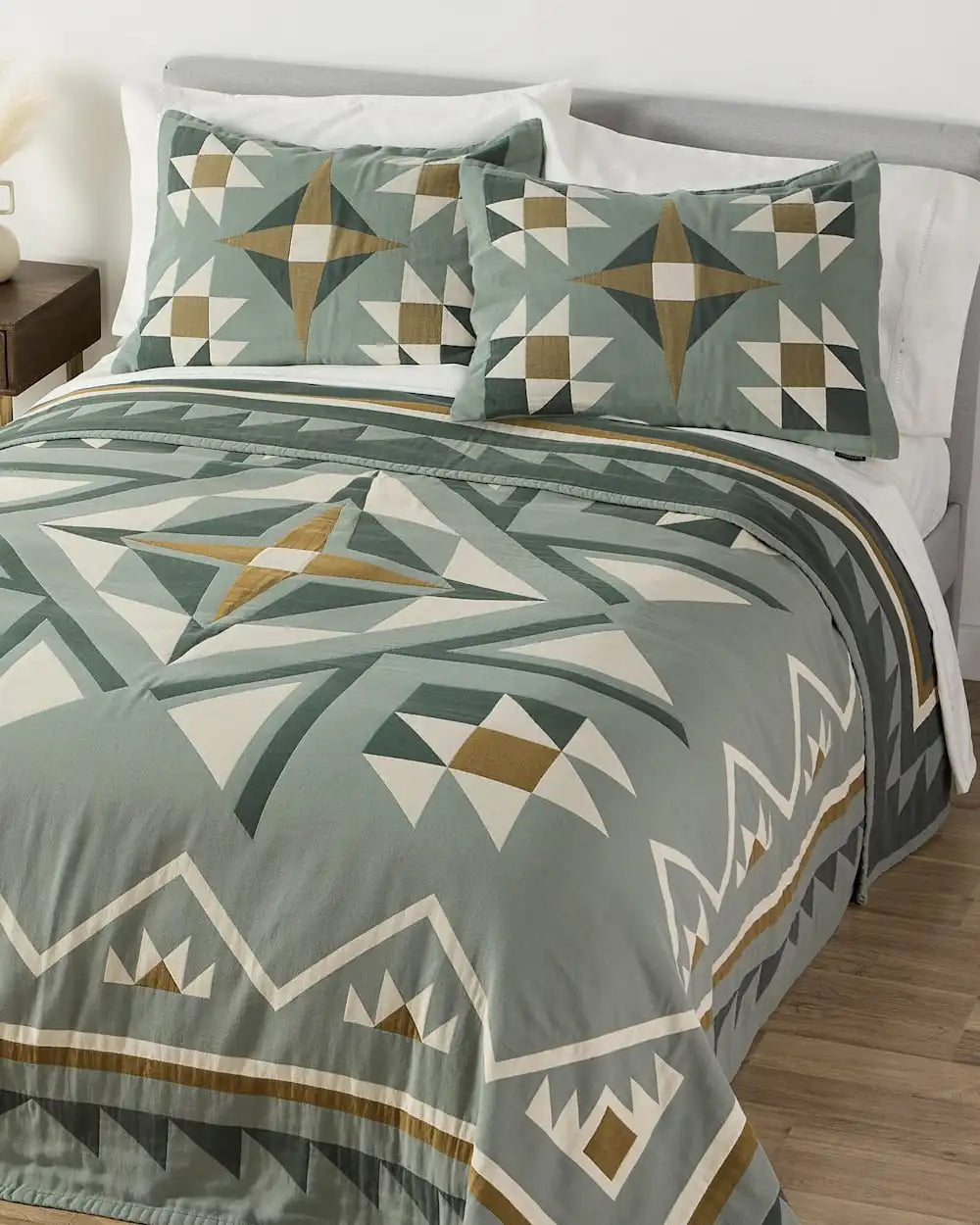 QUILTED STAR COTTON MATELASSE COVERLET SET