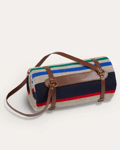 YELLOWSTONE NATIONAL PARK THROW WITH CARRIER
