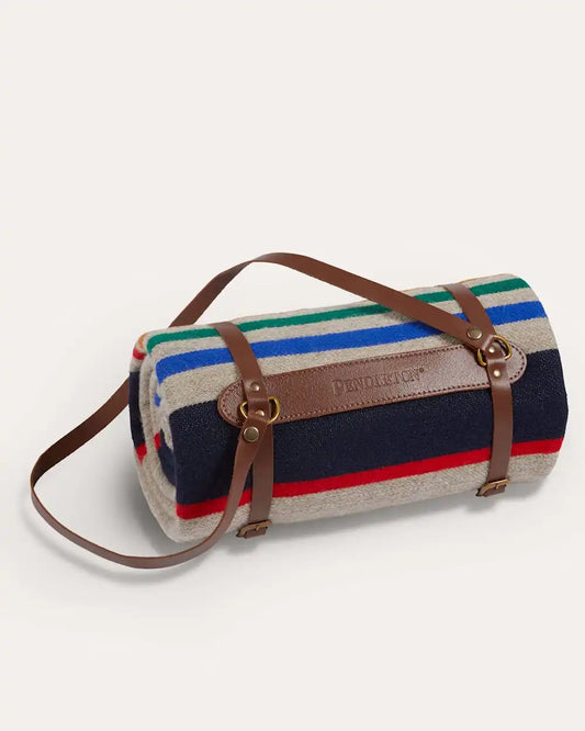 YELLOWSTONE NATIONAL PARK THROW WITH CARRIER
