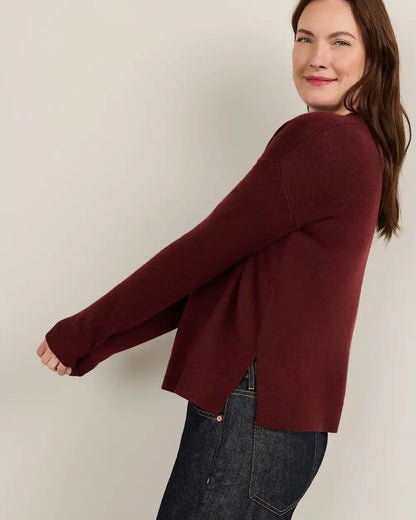 WOMEN'S MERINO V-NECK SWEATER