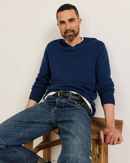 MEN'S MERINO V-NECK SWEATER