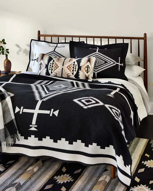 LOS OJOS JACQUARD BEDDING SET