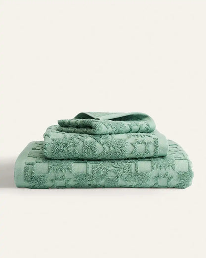 SCULPTED TOWEL COLLECTION
