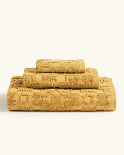 SCULPTED TOWEL COLLECTION