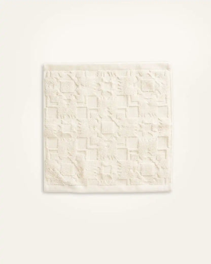 SCULPTED TOWEL COLLECTION