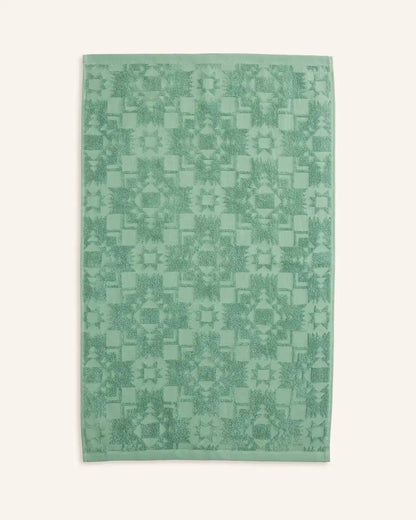SCULPTED TOWEL COLLECTION