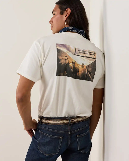 MEN'S WILD HORSES GRAPHIC TEE