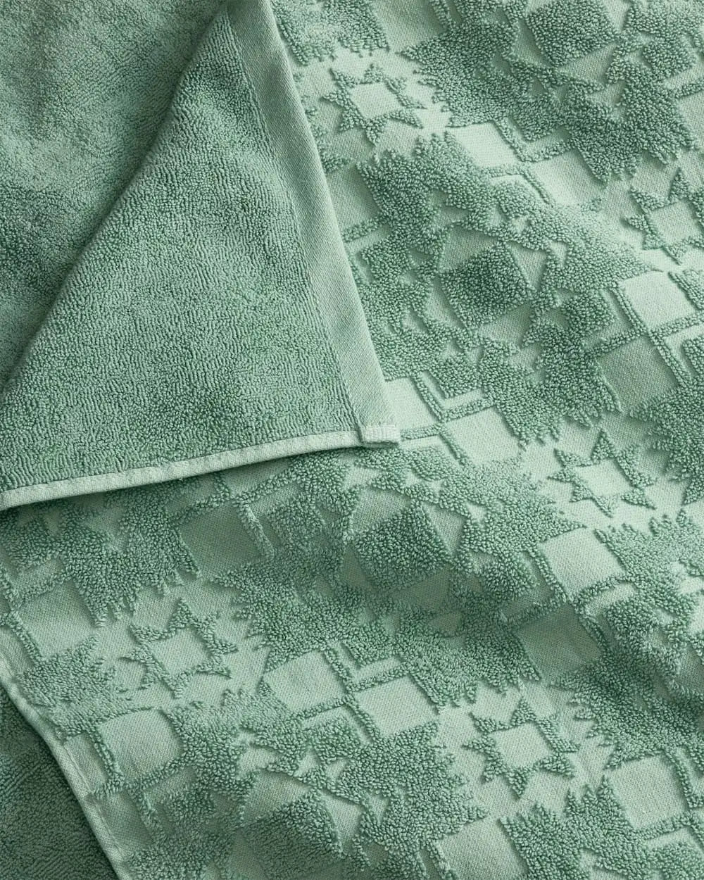 SCULPTED TOWEL COLLECTION