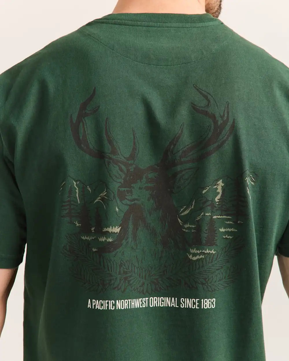 MEN'S SHORT-SLEEVE DESCHUTES STAG GRAPHIC TEE