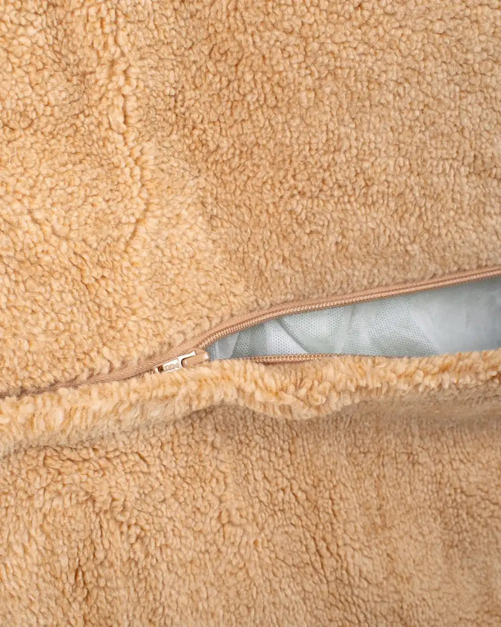 WYETH TRAIL PET BED - KUDDLER
