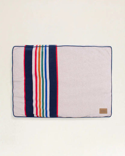 YELLOWSTONE NATIONAL PARK PET BED - NAPPER