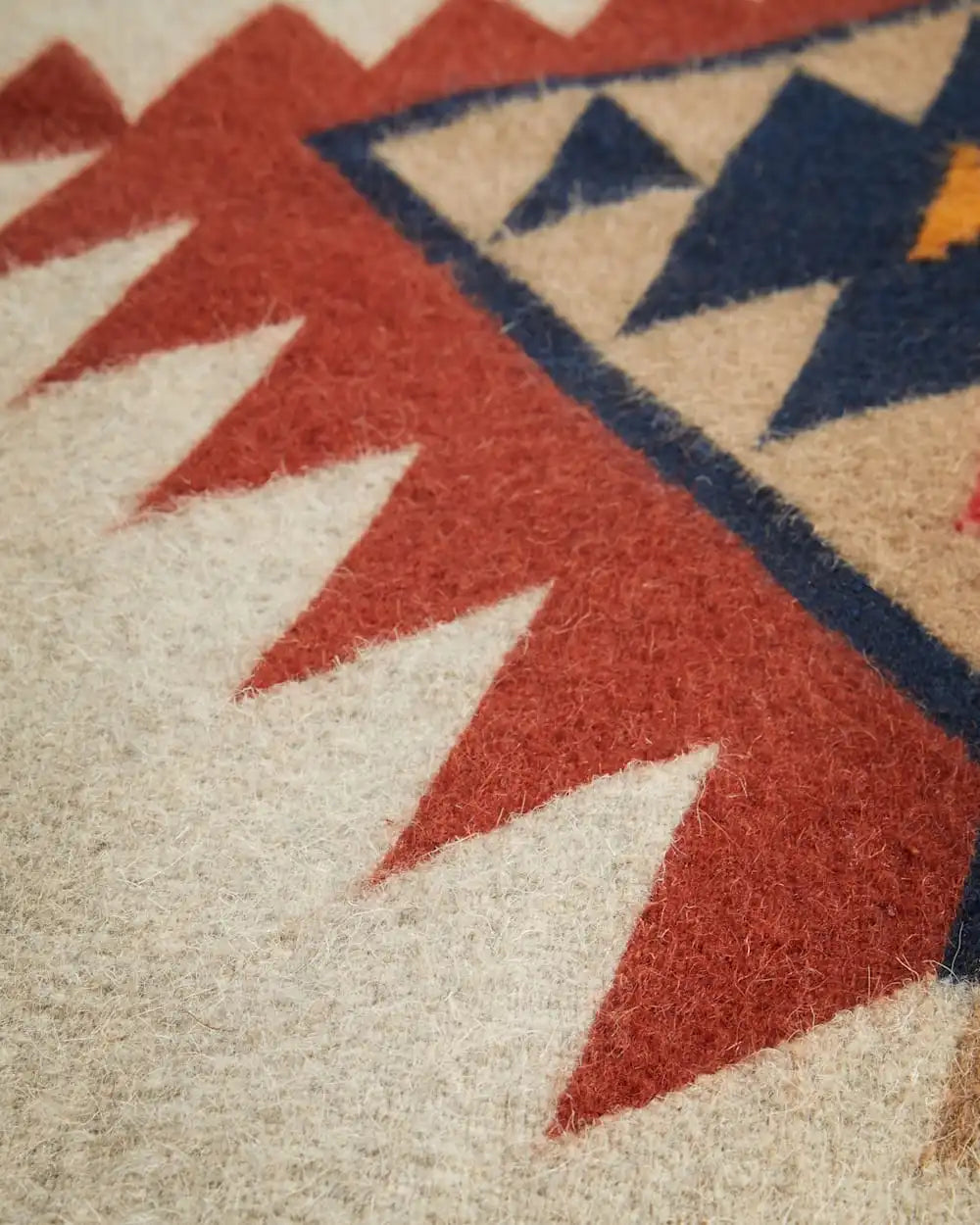 MANY DIAMONDS RUG