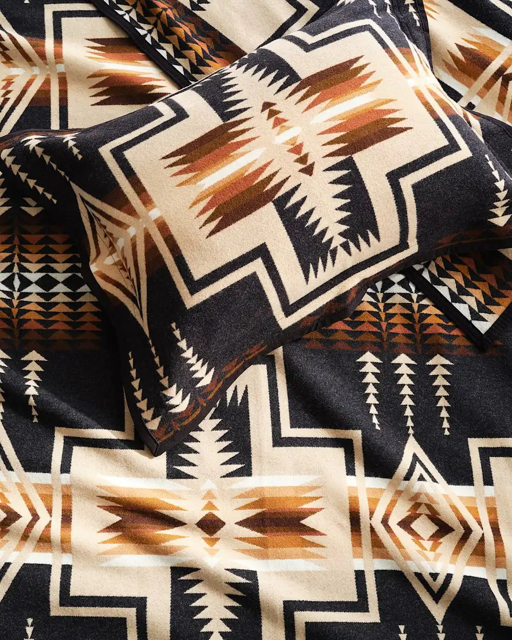 HARDING JACQUARD BEDDING SET