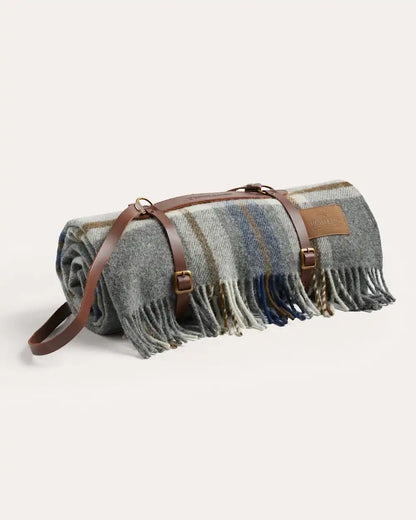 MOTOR ROBE THROW WITH LEATHER CARRIER